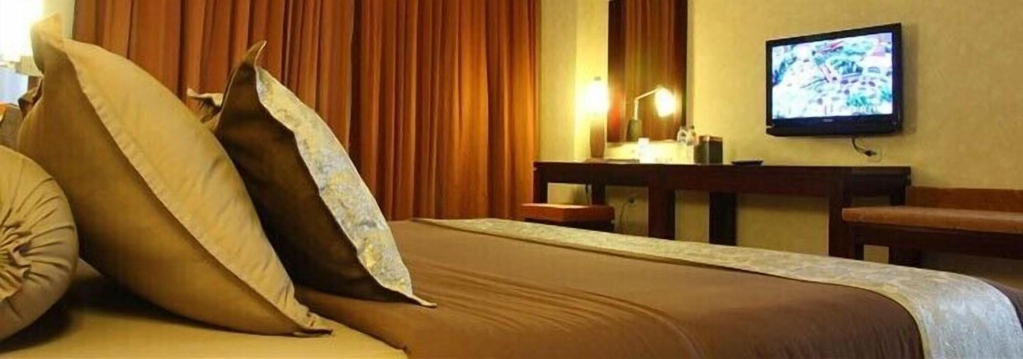 Grand Wahid Hotel Salatiga Exterior foto