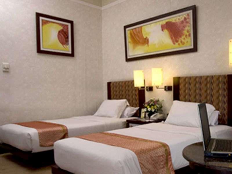 Grand Wahid Hotel Salatiga Exterior foto